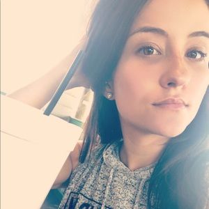 Meet your Posher, Monique